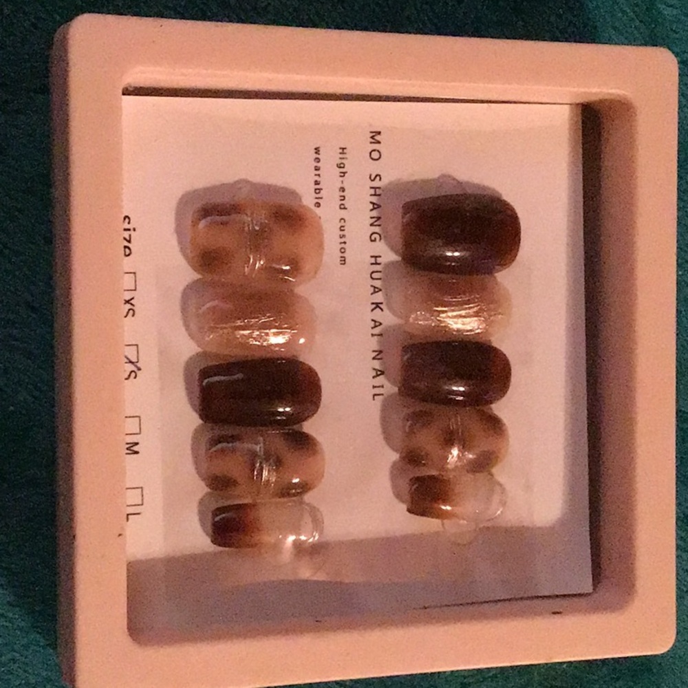 mo shang hua kai nail set small high end. custom nail armour